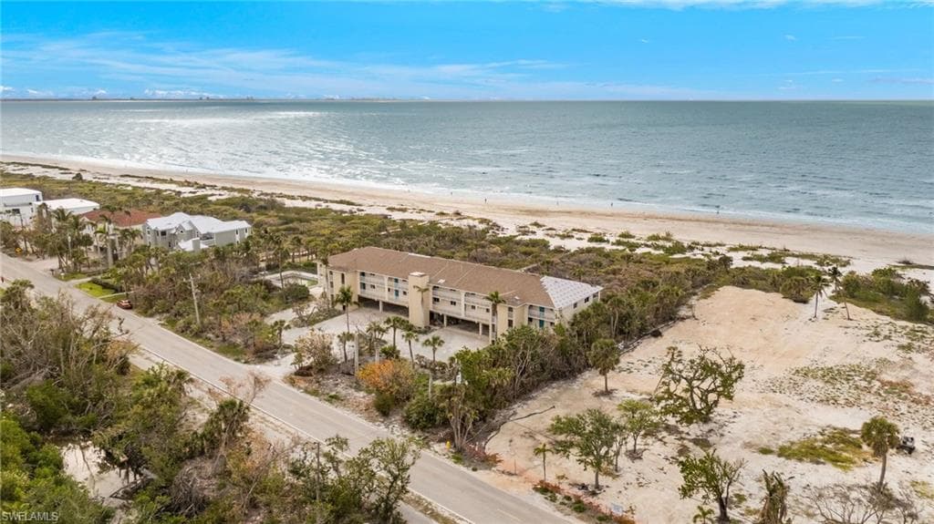 527 E Gulf DR # 204, SANIBEL FL 33957-19