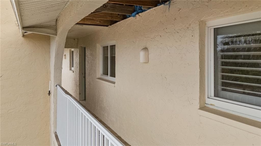 527 E Gulf DR # 204, SANIBEL FL 33957-10