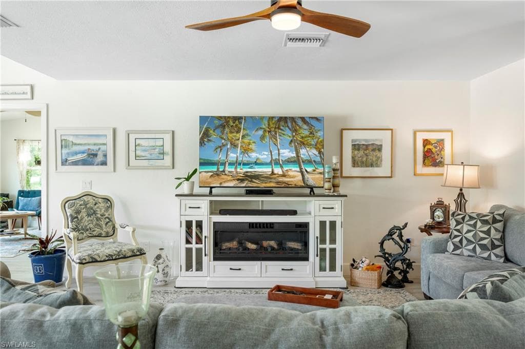 2271 Harbor RD, NAPLES FL 34104-16