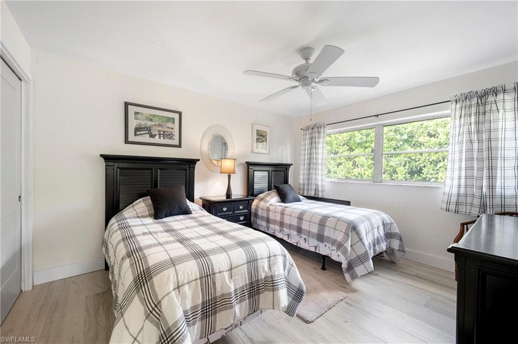 2271 Harbor RD, NAPLES FL 34104-27