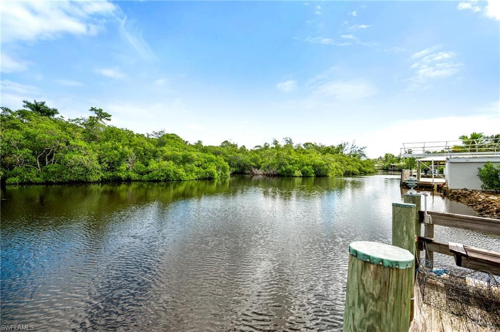 2271 Harbor RD, NAPLES FL 34104-37