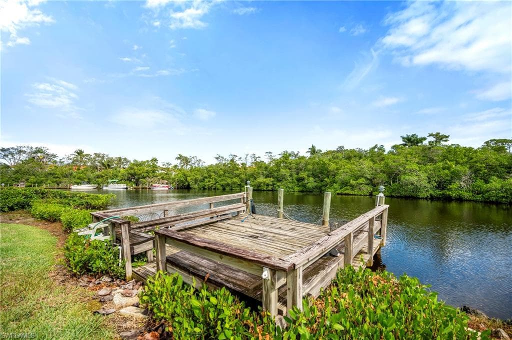 2271 Harbor RD, NAPLES FL 34104-36