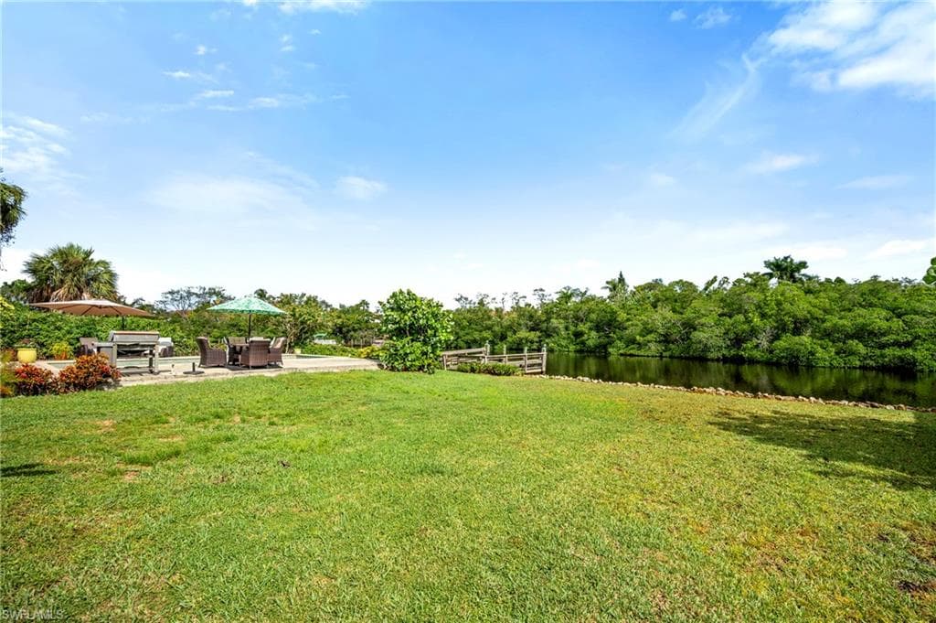 2271 Harbor RD, NAPLES FL 34104-38