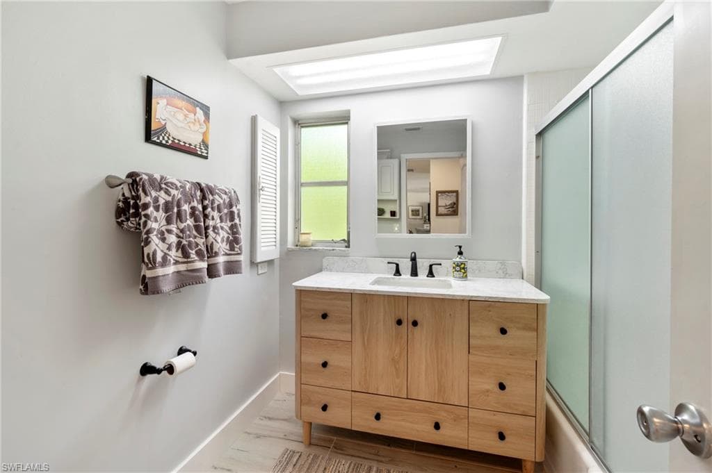 2271 Harbor RD, NAPLES FL 34104-28