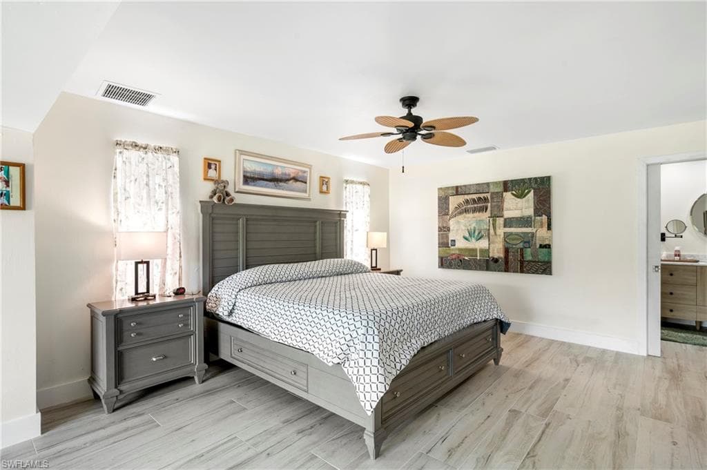 2271 Harbor RD, NAPLES FL 34104-24