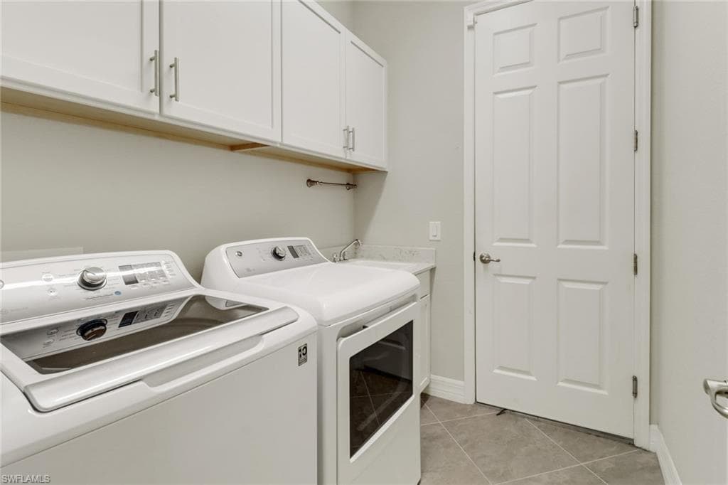 1878 Mustique ST, NAPLES FL 34120-27