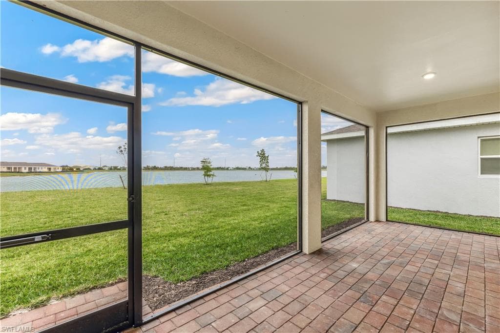 548 Spring Hill Lake LOOP, CAPE CORAL FL 33993-18
