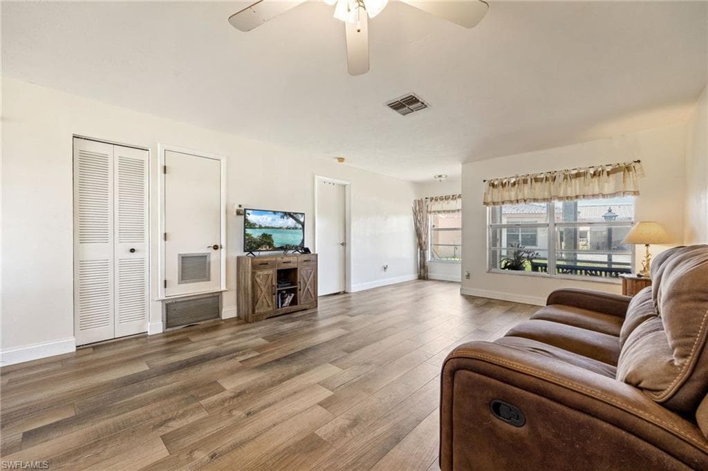 220 Oakmont PKWY, LEHIGH ACRES FL 33936-5