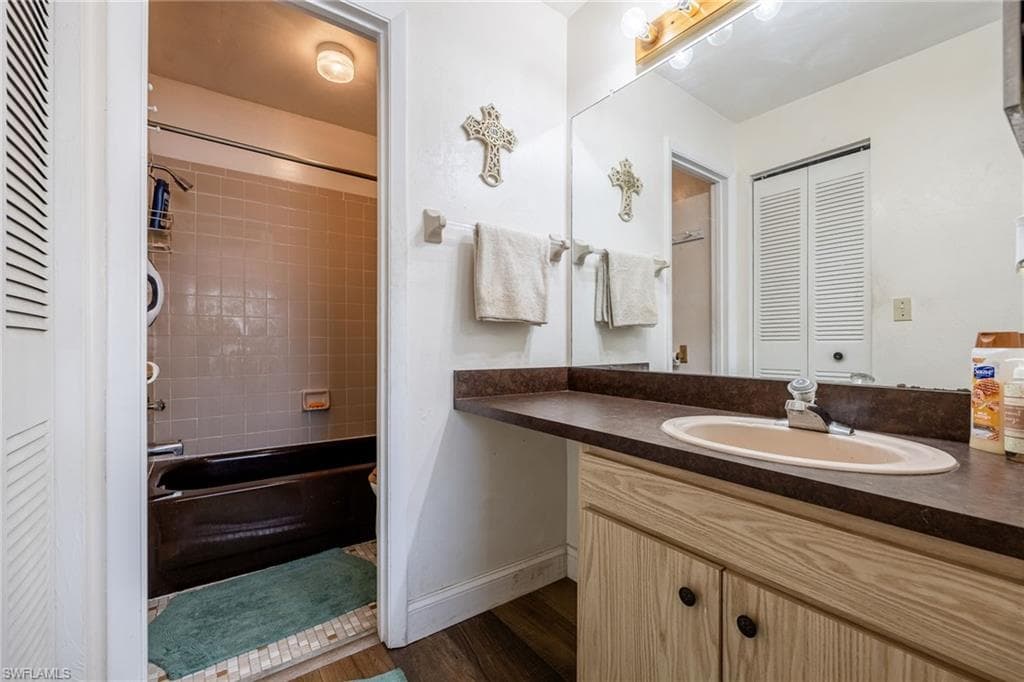 220 Oakmont PKWY, LEHIGH ACRES FL 33936-18