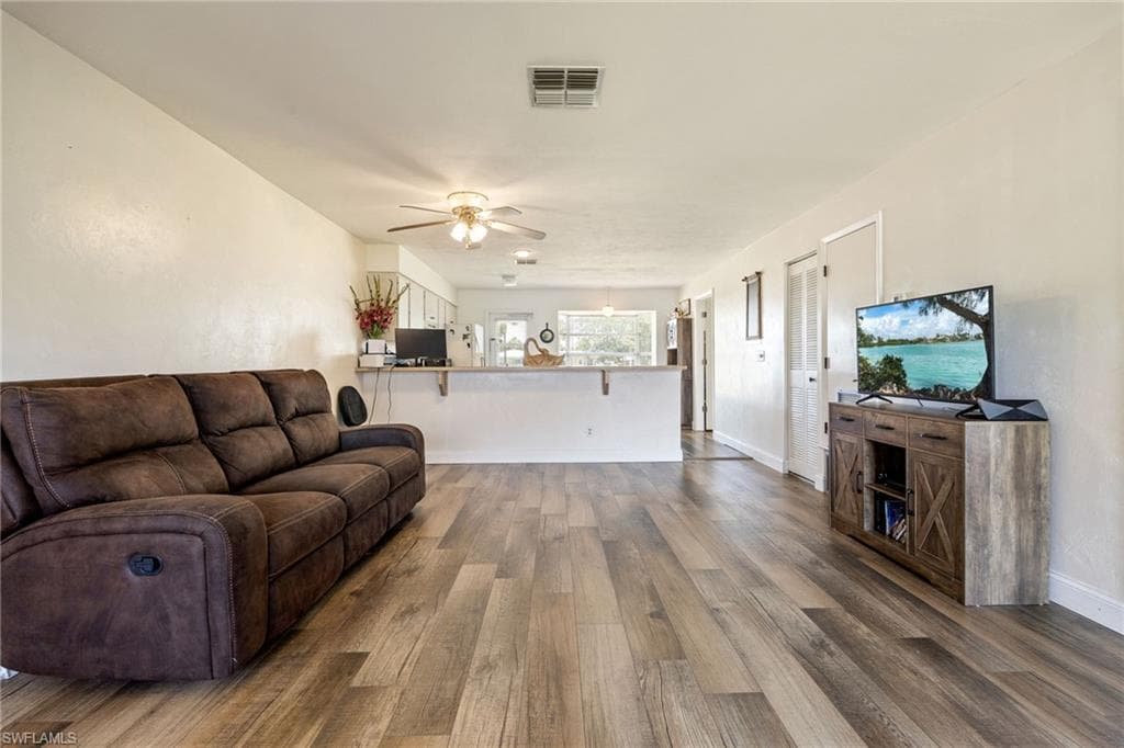 220 Oakmont PKWY, LEHIGH ACRES FL 33936-8