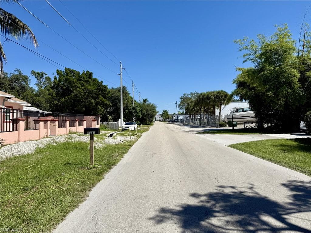 2923 Terrace AVE, NAPLES FL 34104-10