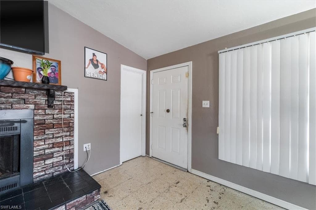 298 Lakeview DR, NORTH FORT MYERS FL 33917-22