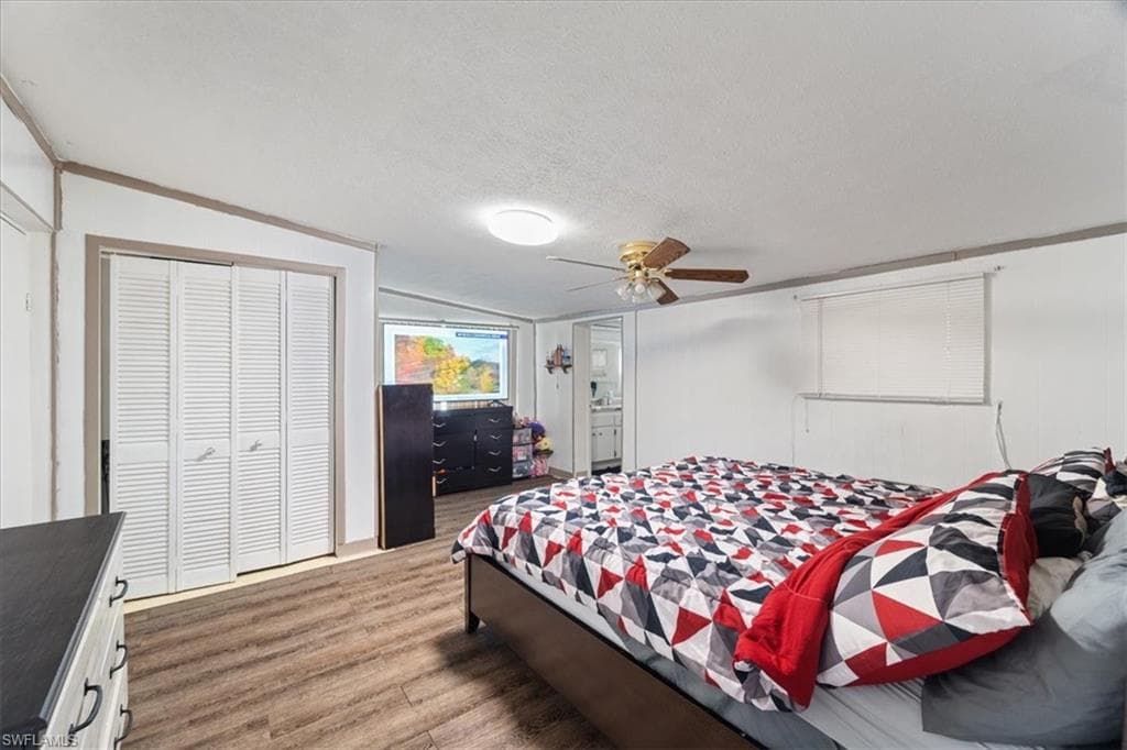 298 Lakeview DR, NORTH FORT MYERS FL 33917-16