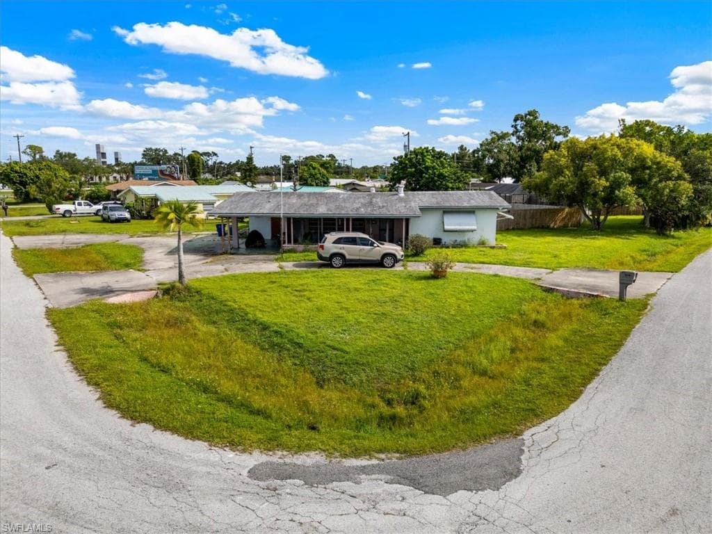 298 Lakeview DR, NORTH FORT MYERS FL 33917-15