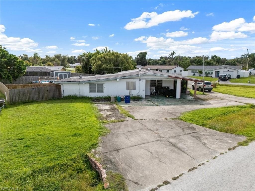 298 Lakeview DR, NORTH FORT MYERS FL 33917-19