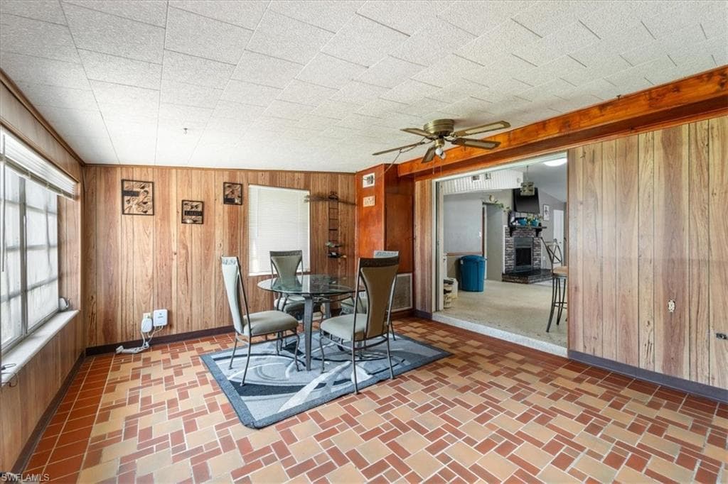 298 Lakeview DR, NORTH FORT MYERS FL 33917-8