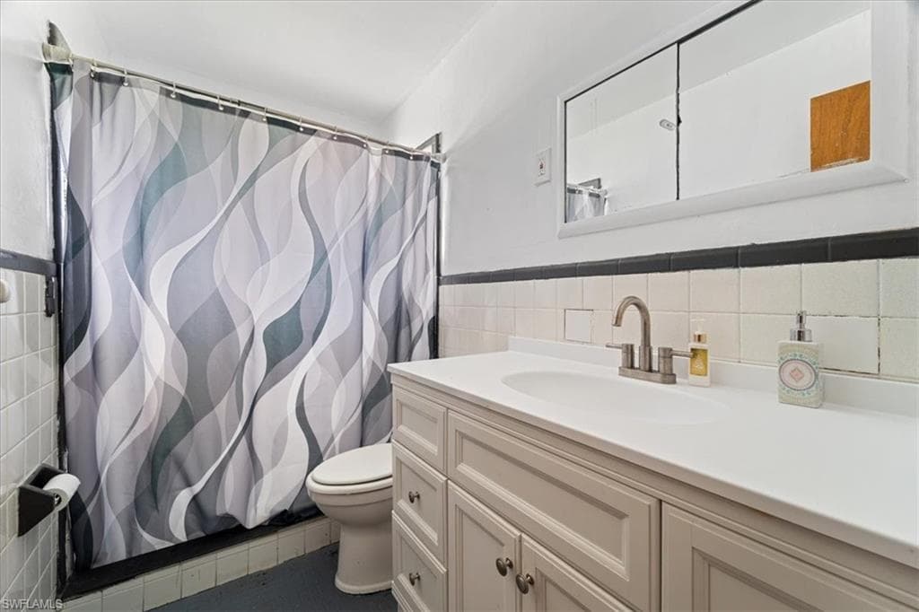 298 Lakeview DR, NORTH FORT MYERS FL 33917-13