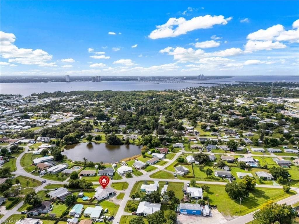 298 Lakeview DR, NORTH FORT MYERS FL 33917-18