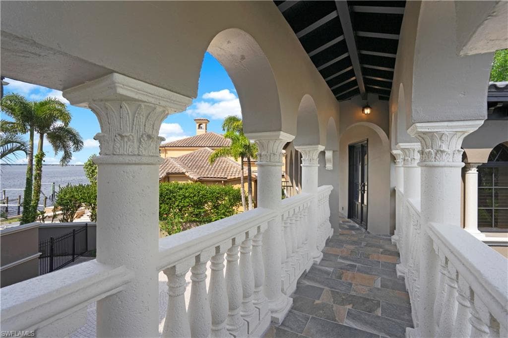 3914 W Riverside DR, FORT MYERS FL 33901-46