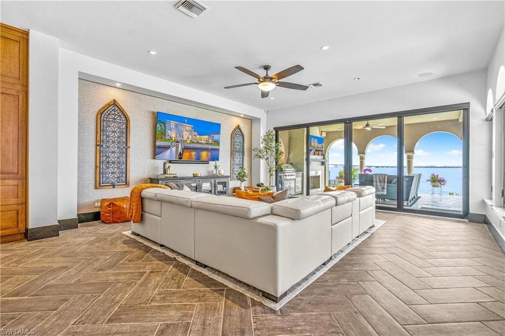 3914 W Riverside DR, FORT MYERS FL 33901-15