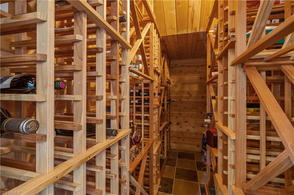 3914 W Riverside DR, FORT MYERS FL 33901-31