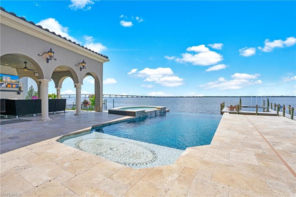 3914 W Riverside DR, FORT MYERS FL 33901-23