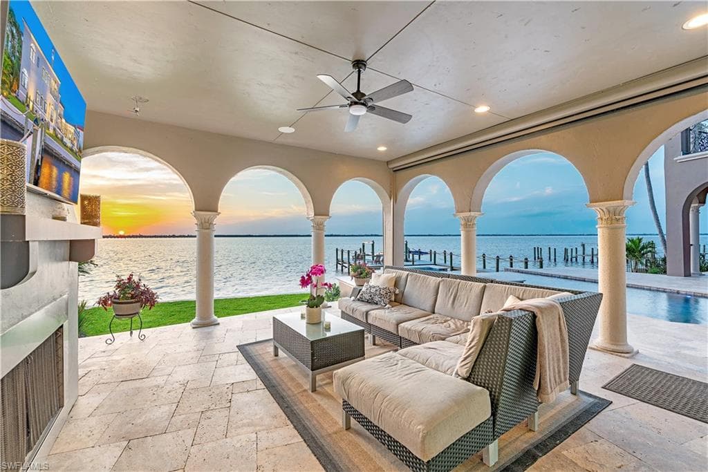 3914 W Riverside DR, FORT MYERS FL 33901-18