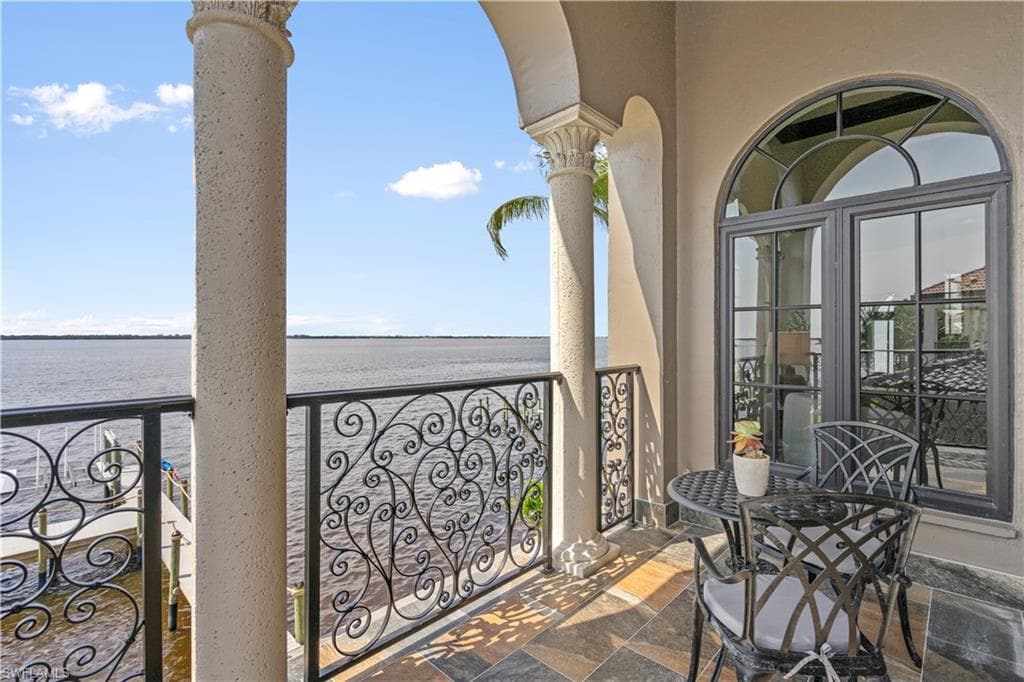 3914 W Riverside DR, FORT MYERS FL 33901-38