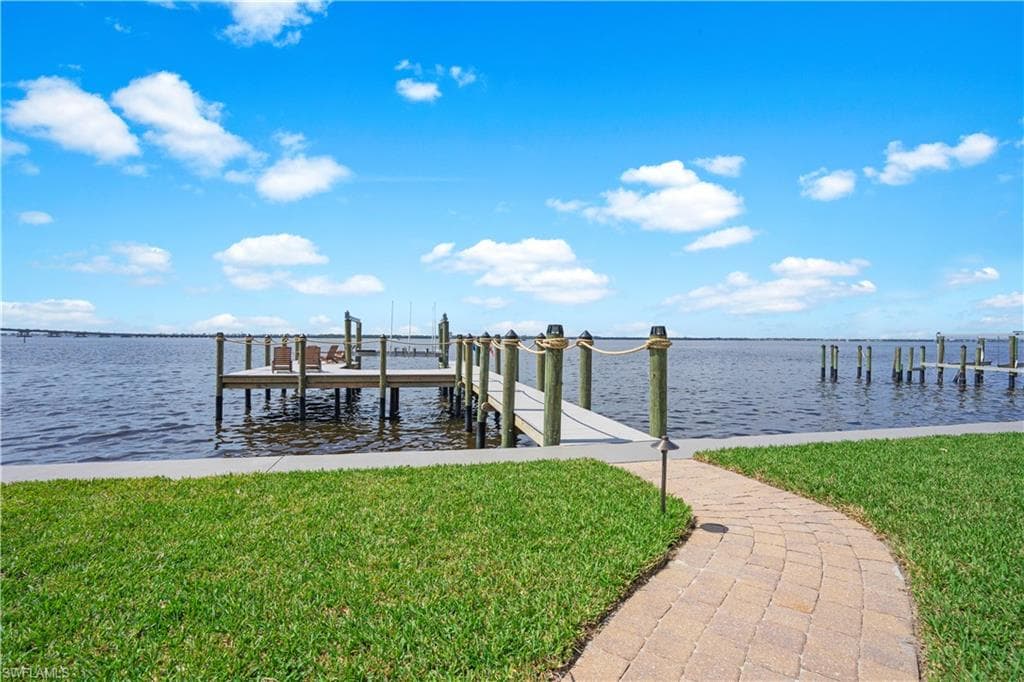 3914 W Riverside DR, FORT MYERS FL 33901-24