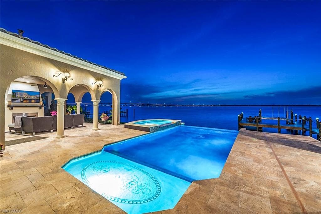 3914 W Riverside DR, FORT MYERS FL 33901-20