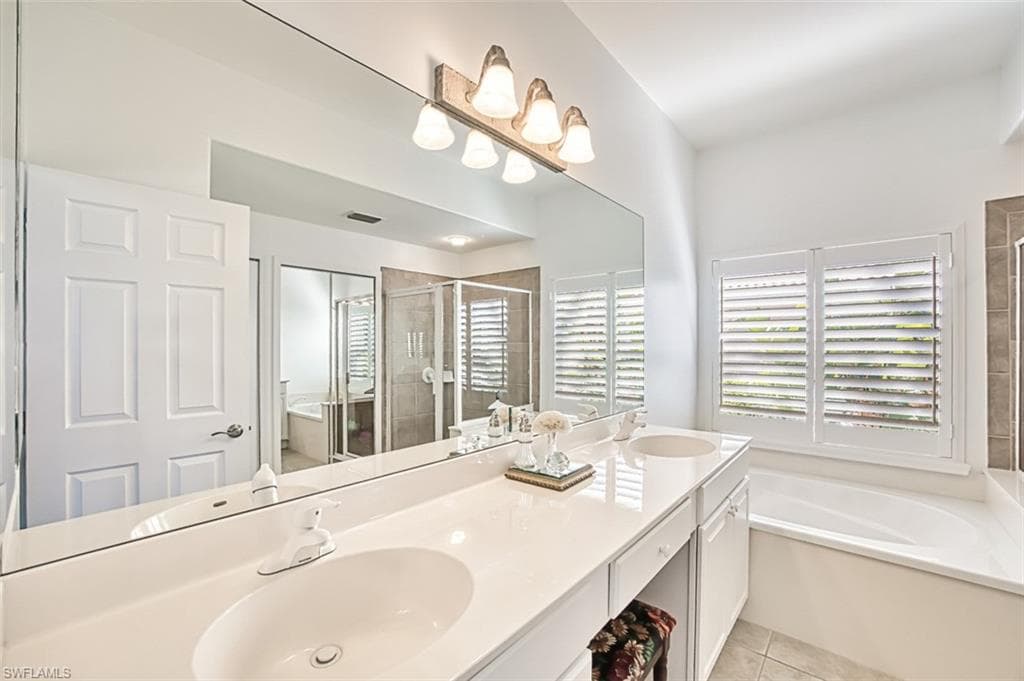 9143 Shadow Glen WAY, FORT MYERS FL 33913-27