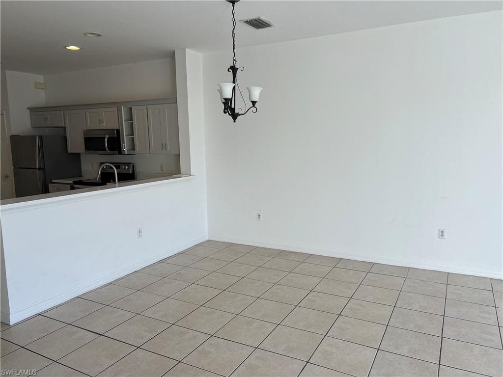 972 Hampton CIR # 77, NAPLES FL 34105-7