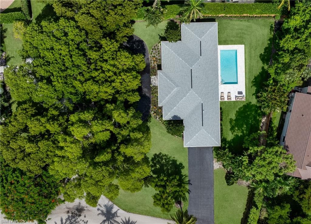 675 Yucca RD, NAPLES FL 34102-16