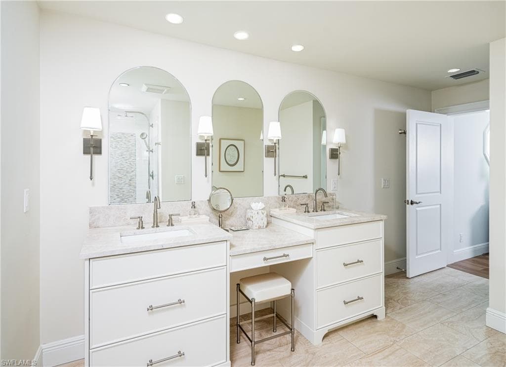 675 Yucca RD, NAPLES FL 34102-8