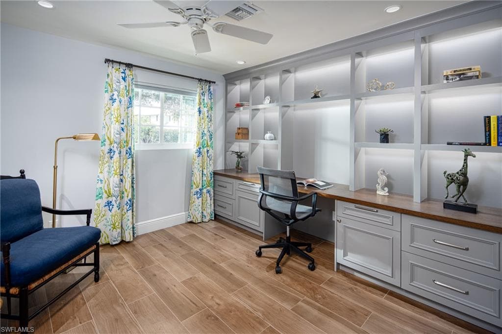 675 Yucca RD, NAPLES FL 34102-13