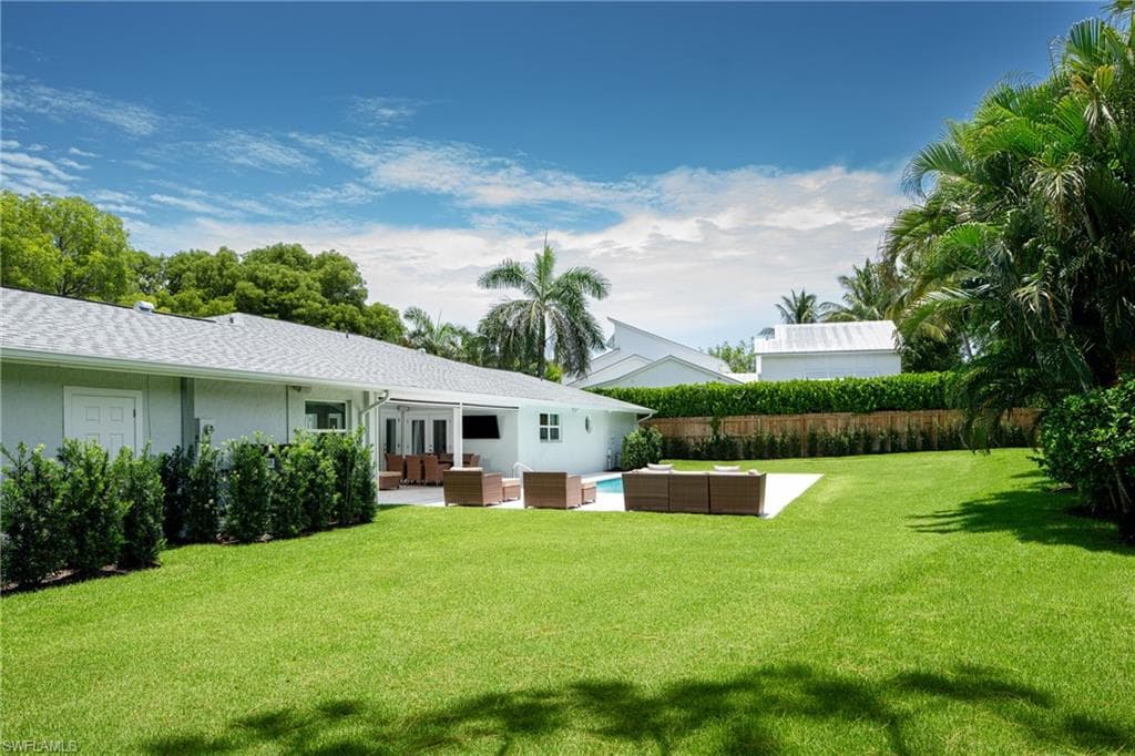 675 Yucca RD, NAPLES FL 34102-20
