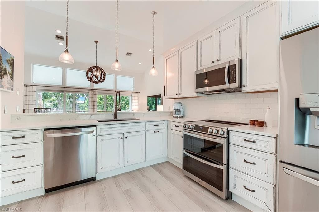 2612 Coconut DR, SANIBEL FL 33957-12