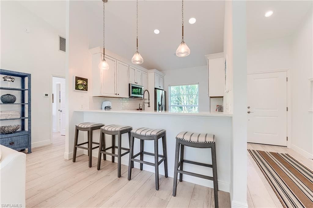 2612 Coconut DR, SANIBEL FL 33957-9