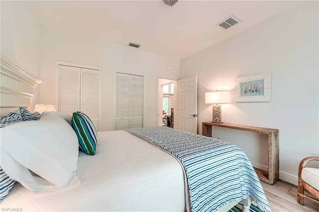 2612 Coconut DR, SANIBEL FL 33957-32