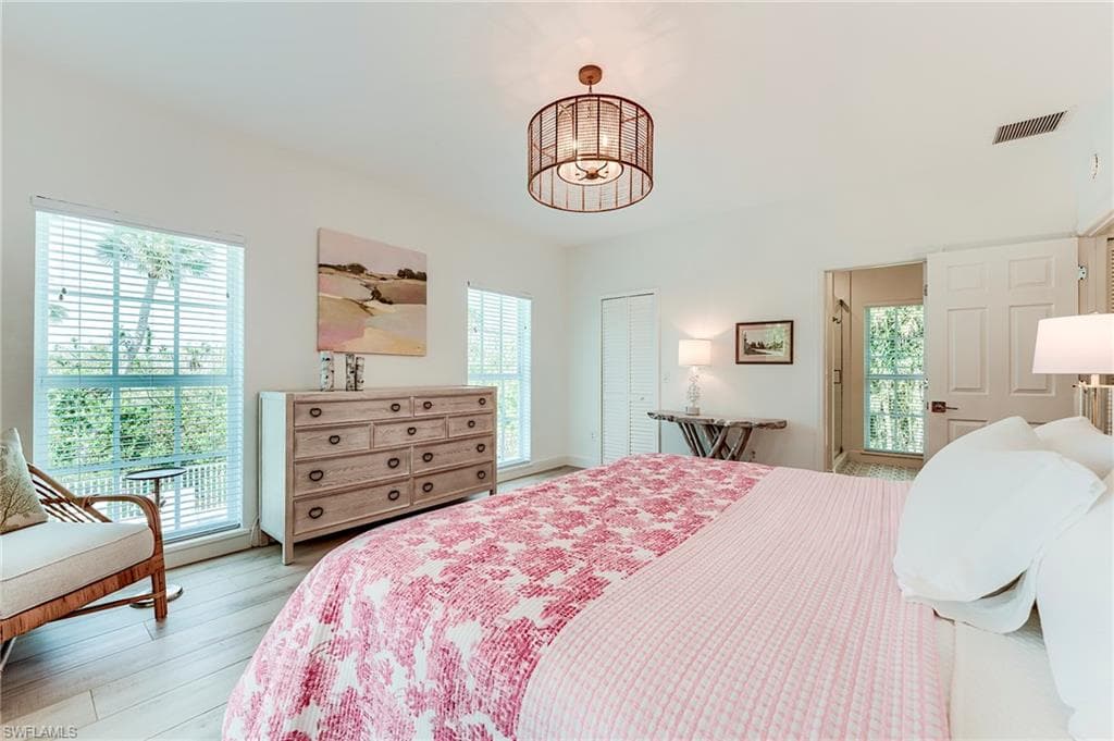 2612 Coconut DR, SANIBEL FL 33957-18