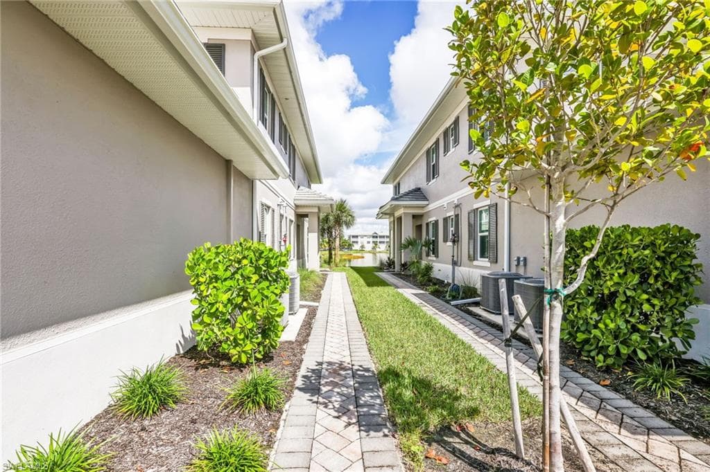 257 Indies Dr E # 102, NAPLES FL 34114-4