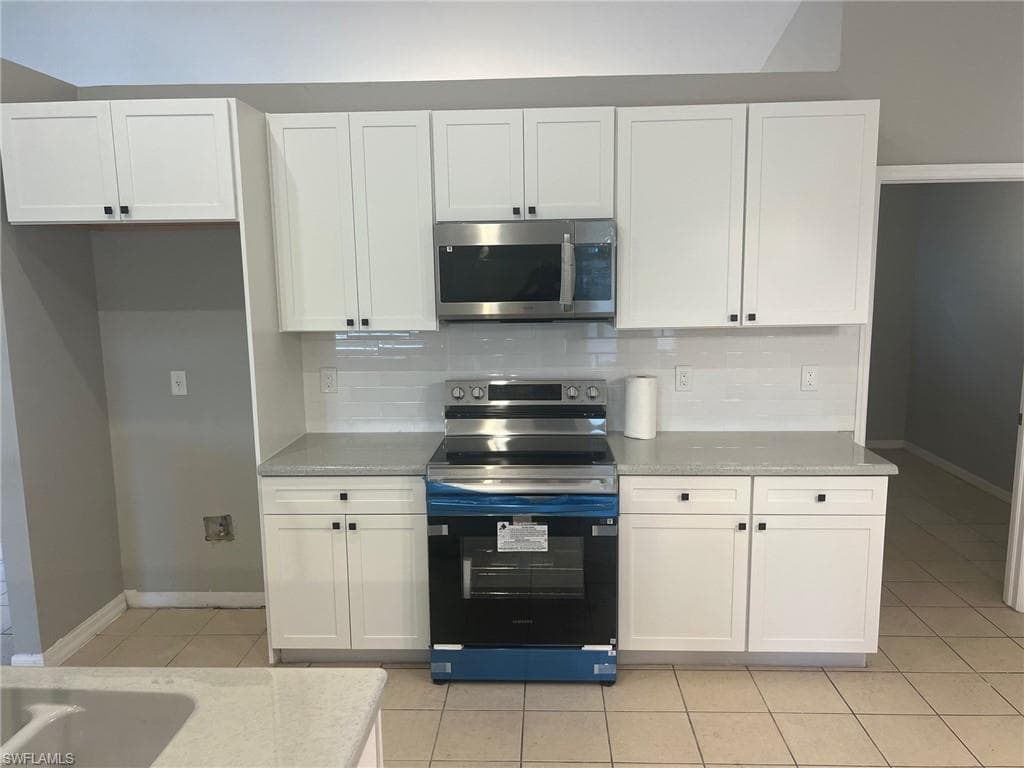 4015 6th ST SW, LEHIGH ACRES FL 33976-2