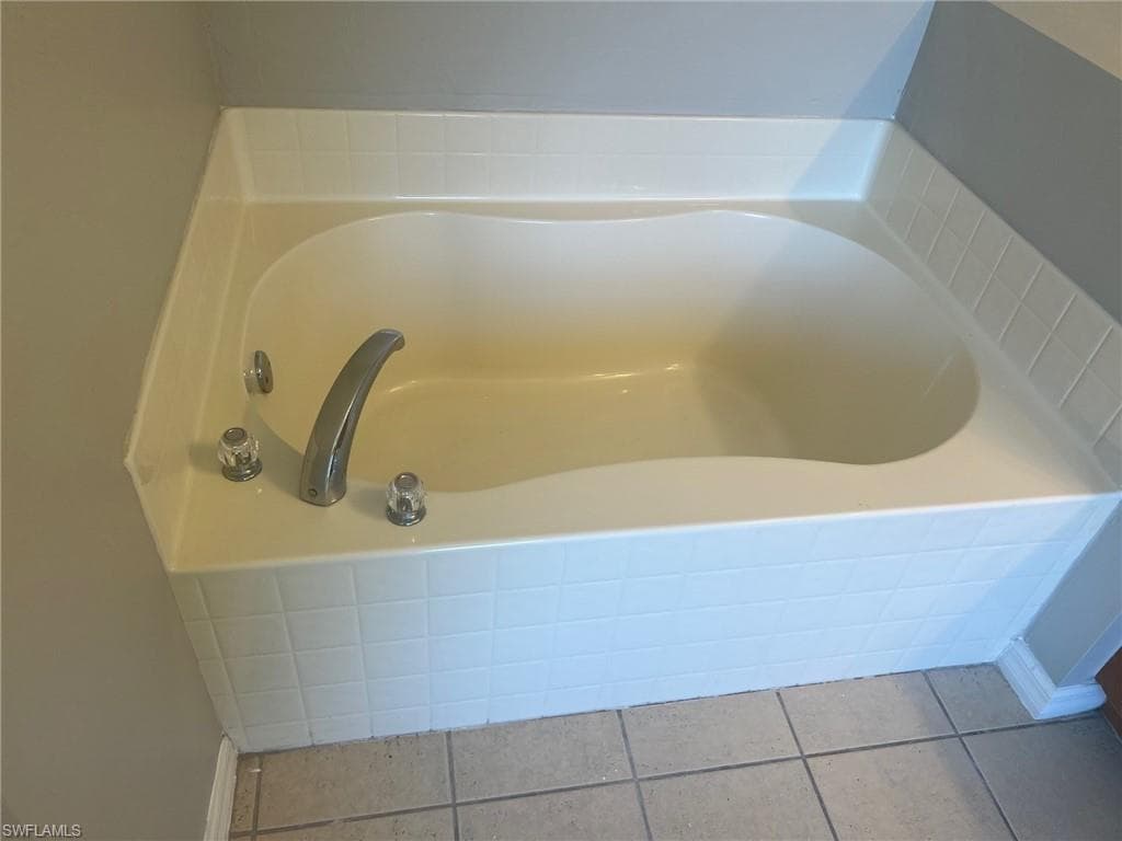 4015 6th ST SW, LEHIGH ACRES FL 33976-18