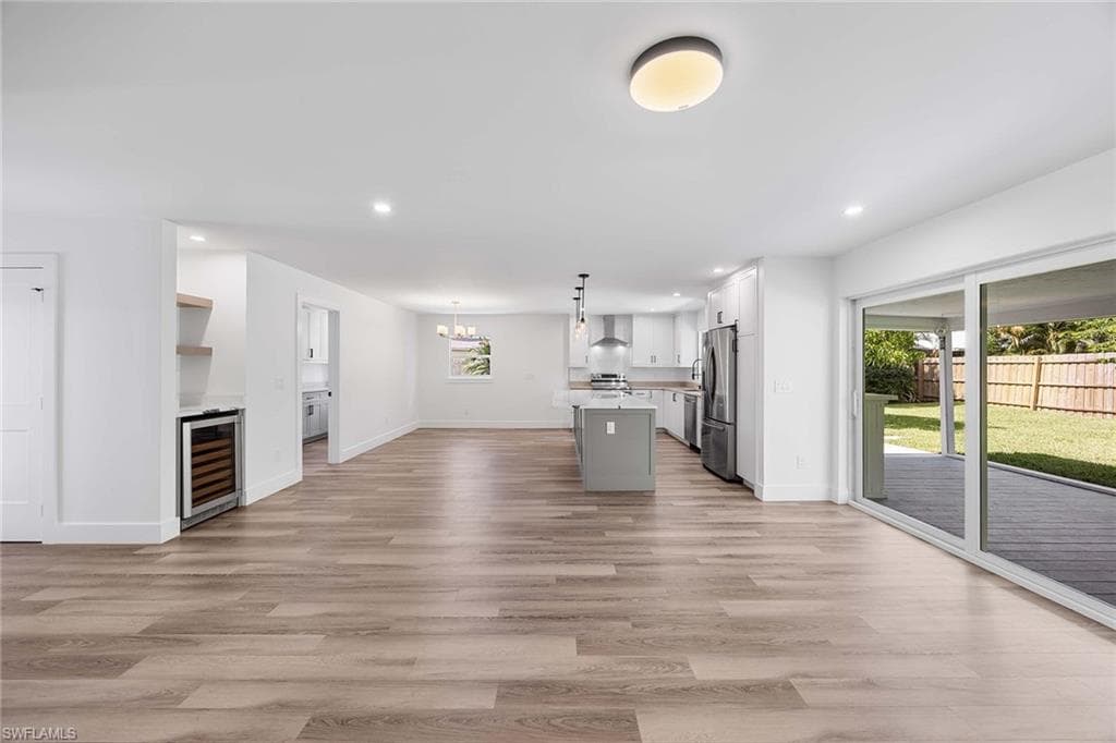 1235 Woodridge AVE, NAPLES FL 34103-9