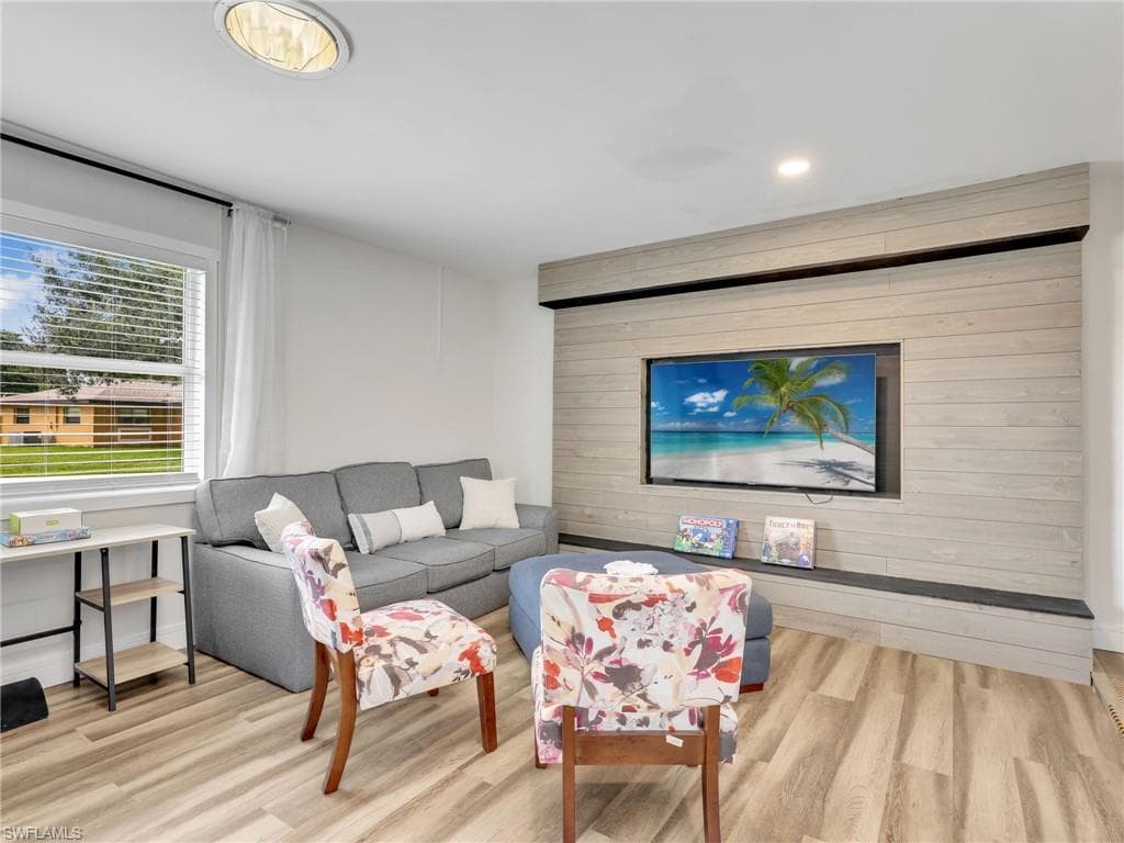 3511 Santiago Way, NAPLES FL 34105-25