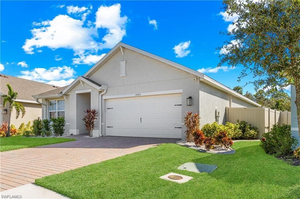8880 Cascade Price CIR, NORTH FORT MYERS FL 33917-1