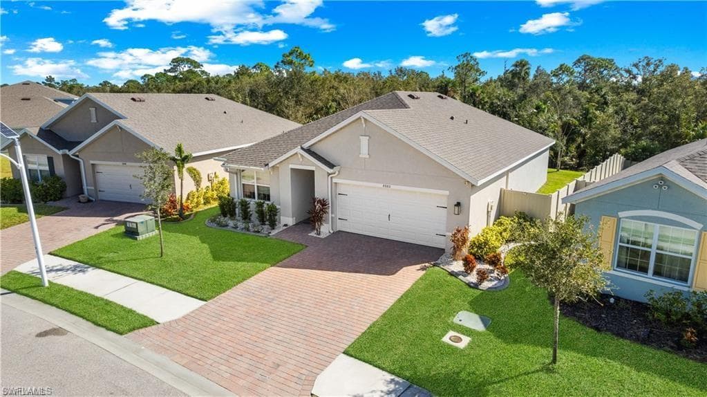 8880 Cascade Price CIR, NORTH FORT MYERS FL 33917-2