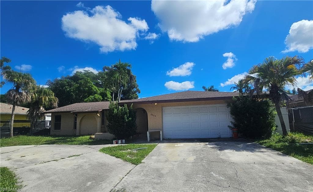2550 10th ST N, NAPLES FL 34103-1