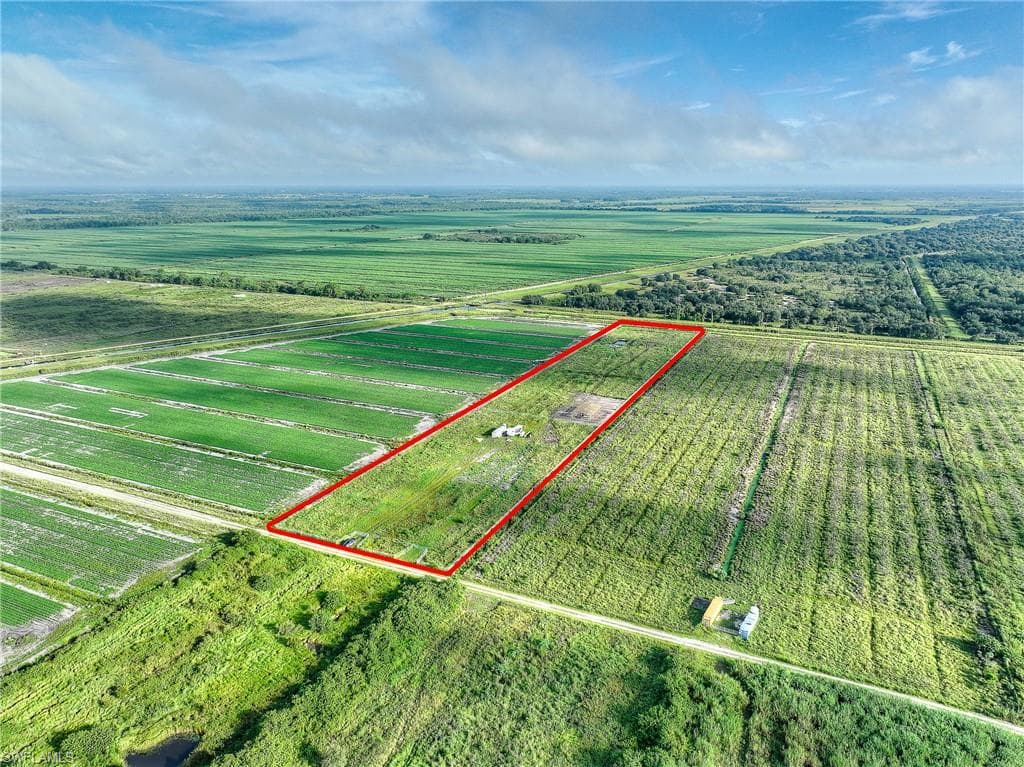 7050 6th RD, LABELLE FL 33935-2
