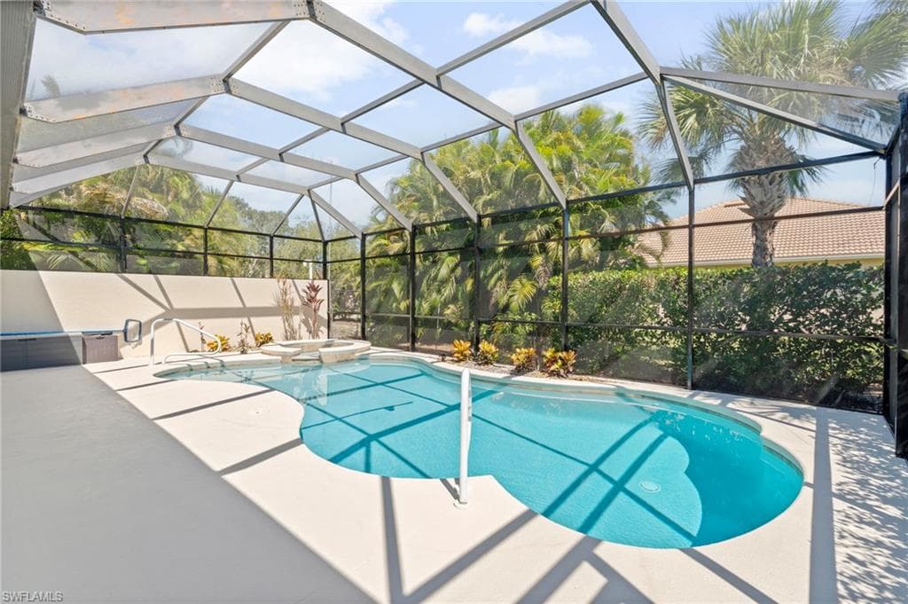 8193 Valiant DR, NAPLES FL 34104-25